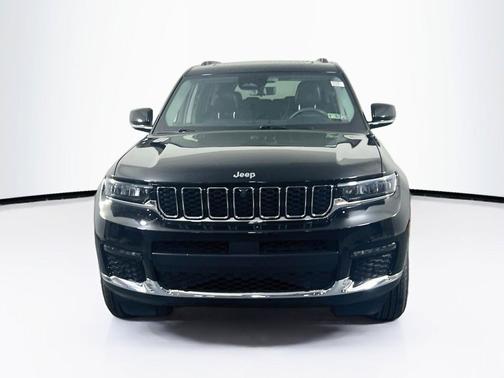 Diamond Black Crystal Pearlcoat 2023 Jeep Grand Cherokee L Limited