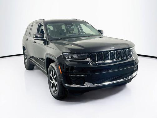 Diamond Black Crystal Pearlcoat 2023 Jeep Grand Cherokee L Limited