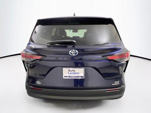 2021 Toyota Sienna XLE 7 Passenger