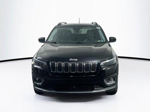 Diamond Black Crystal Pearlcoat 2022 Jeep Cherokee Limited