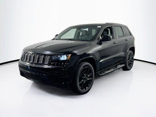 2022 Jeep Grand Cherokee Laredo