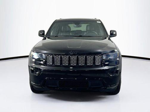 2022 Jeep Grand Cherokee Laredo