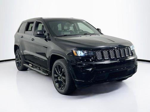 2022 Jeep Grand Cherokee Laredo