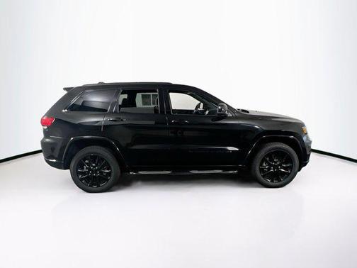 2022 Jeep Grand Cherokee Laredo