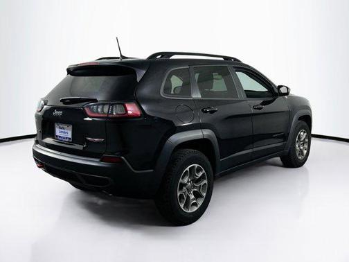 Diamond Black Crystal Pearlcoat 2022 Jeep Cherokee Trailhawk
