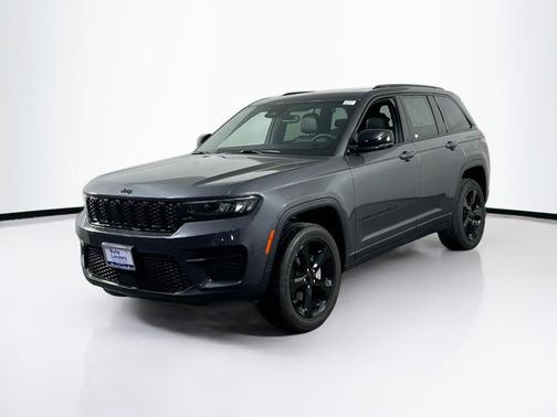Baltic Gray Metallic Clearcoat 2023 Jeep Grand Cherokee Altitude