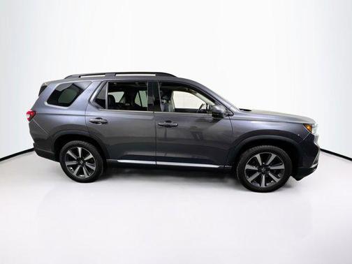 2023 Honda Pilot Touring 8-Passenger
