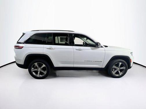 Bright White Clearcoat 2023 Jeep Grand Cherokee Limited