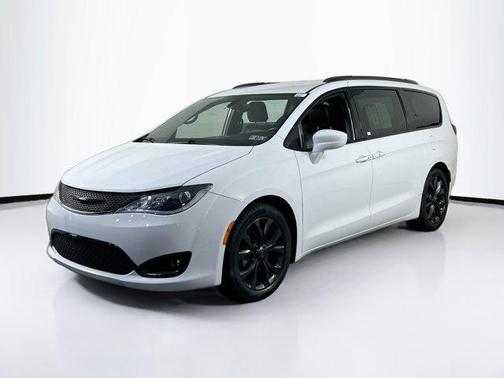 2018 Chrysler Pacifica Touring-L Plus