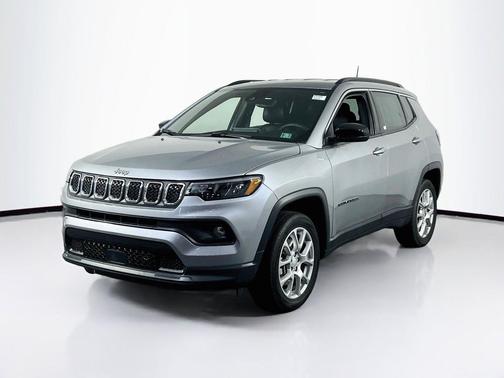 Silver 2024 Jeep Compass Latitude Lux