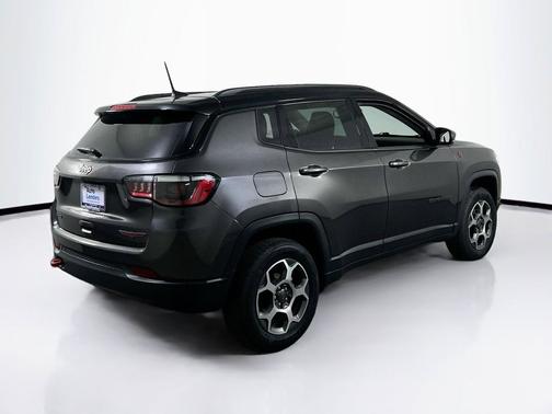 Granite Crystal Metallic Clearcoat 2022 Jeep Compass Trailhawk