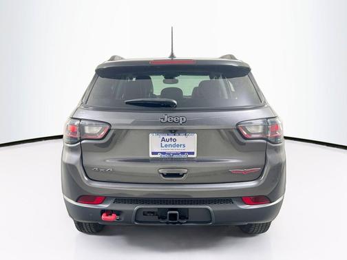 Granite Crystal Metallic Clearcoat 2022 Jeep Compass Trailhawk