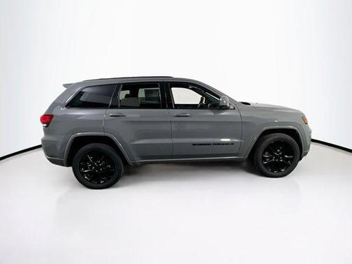 2022 Jeep Grand Cherokee Laredo