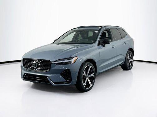 2022 Volvo XC60 B5 R-Design