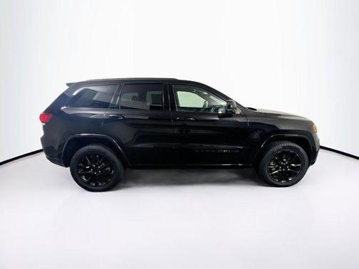 2022 Jeep Grand Cherokee Laredo