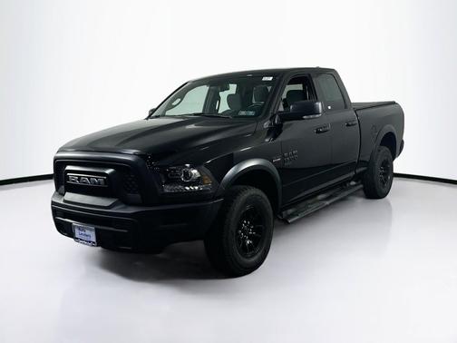 Diamond Black Crystal Pearlcoat 2022 RAM 1500 Classic Warlock Quad Cab 4x4 6'4' Box