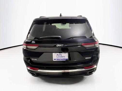 Diamond Black Crystal Pearlcoat 2023 Jeep Grand Cherokee Overland