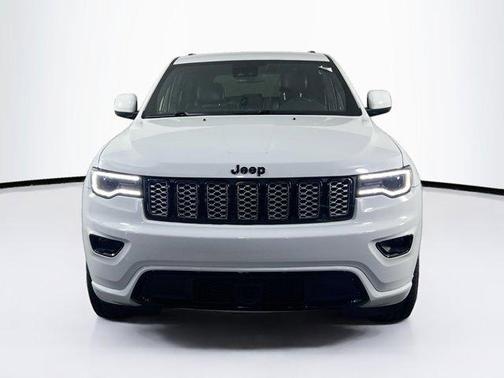 2022 Jeep Grand Cherokee Laredo