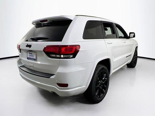 2022 Jeep Grand Cherokee Laredo