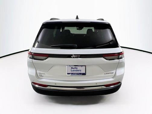 Bright White Clearcoat 2023 Jeep Grand Cherokee Limited