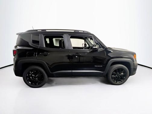 Black Clearcoat 2022 Jeep Renegade Altitude