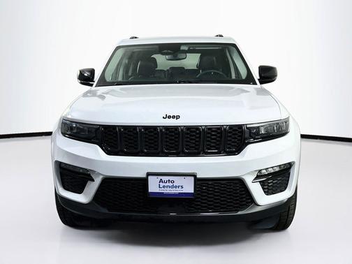 Bright White Clearcoat 2023 Jeep Grand Cherokee Limited