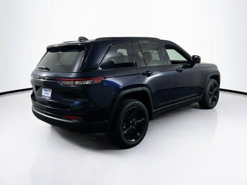 Midnight Sky 2023 Jeep Grand Cherokee Limited