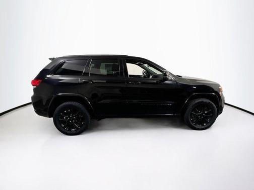 2022 Jeep Grand Cherokee Laredo
