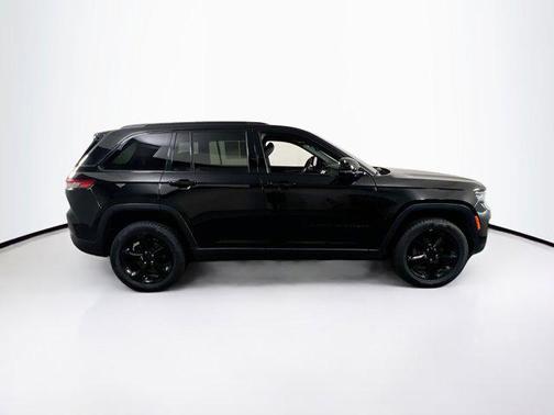 2022 Jeep Grand Cherokee Altitude