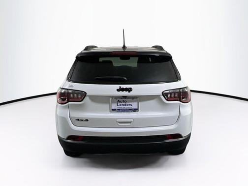Bright White Clearcoat 2022 Jeep Compass Latitude