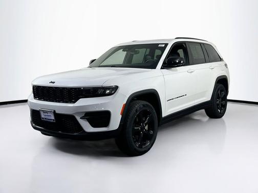 Bright White Clearcoat 2023 Jeep Grand Cherokee Altitude