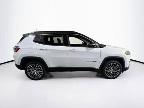 Bright White Clearcoat 2023 Jeep Compass Limited