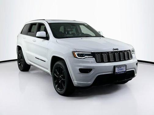 2022 Jeep Grand Cherokee Laredo