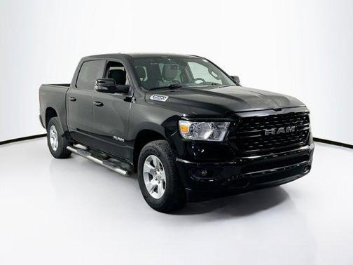 Diamond Black Crystal Pearlcoat 2023 RAM 1500 Big Horn/Lone Star