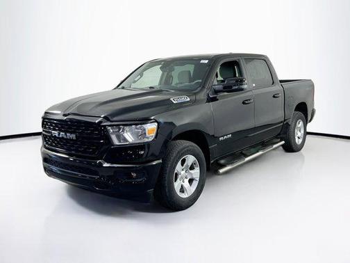 Diamond Black Crystal Pearlcoat 2023 RAM 1500 Big Horn/Lone Star