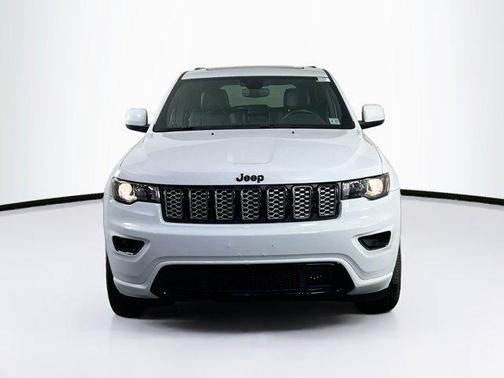 2022 Jeep Grand Cherokee Laredo