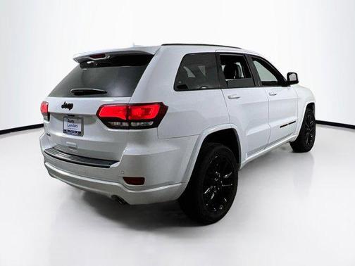 2022 Jeep Grand Cherokee Laredo