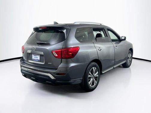 2019 Nissan Pathfinder S