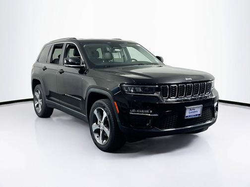 Diamond Black Crystal Pearlcoat 2023 Jeep Grand Cherokee Limited