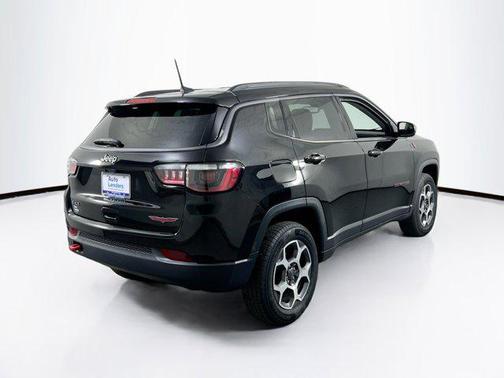 Diamond Black Crystal Pearlcoat 2022 Jeep Compass Trailhawk