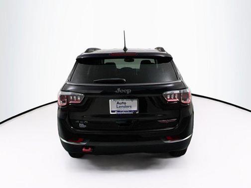 Diamond Black Crystal Pearlcoat 2022 Jeep Compass Trailhawk