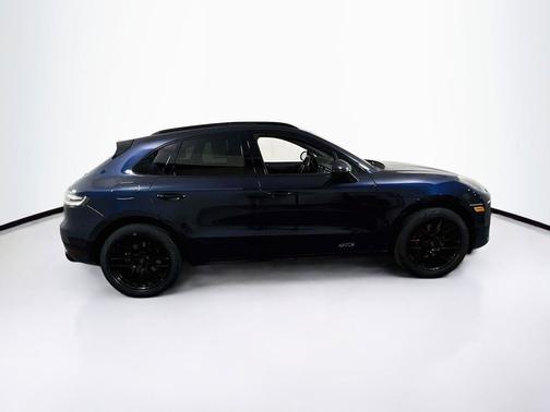 Night Blue Metallic 2021 Porsche Macan Macan GTS