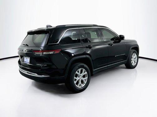 Diamond Black Crystal Pearlcoat 2023 Jeep Grand Cherokee Limited