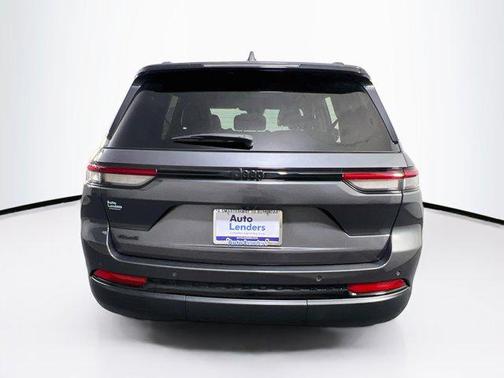 Baltic Gray Metallic Clearcoat 2023 Jeep Grand Cherokee Altitude