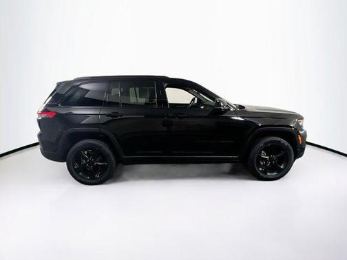 2022 Jeep Grand Cherokee Altitude