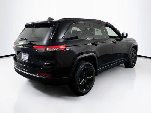 2022 Jeep Grand Cherokee Altitude