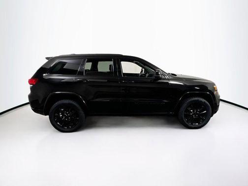 2022 Jeep Grand Cherokee Laredo