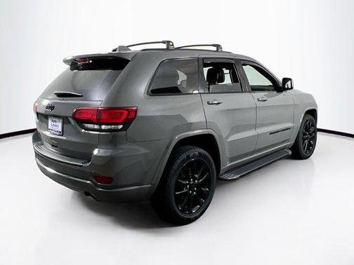 2022 Jeep Grand Cherokee Laredo