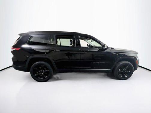 Diamond Black Crystal Pearlcoat 2023 Jeep Grand Cherokee L Limited