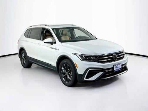 Opal White Pearl 2023 Volkswagen Tiguan 2.0T SE 4MOTION